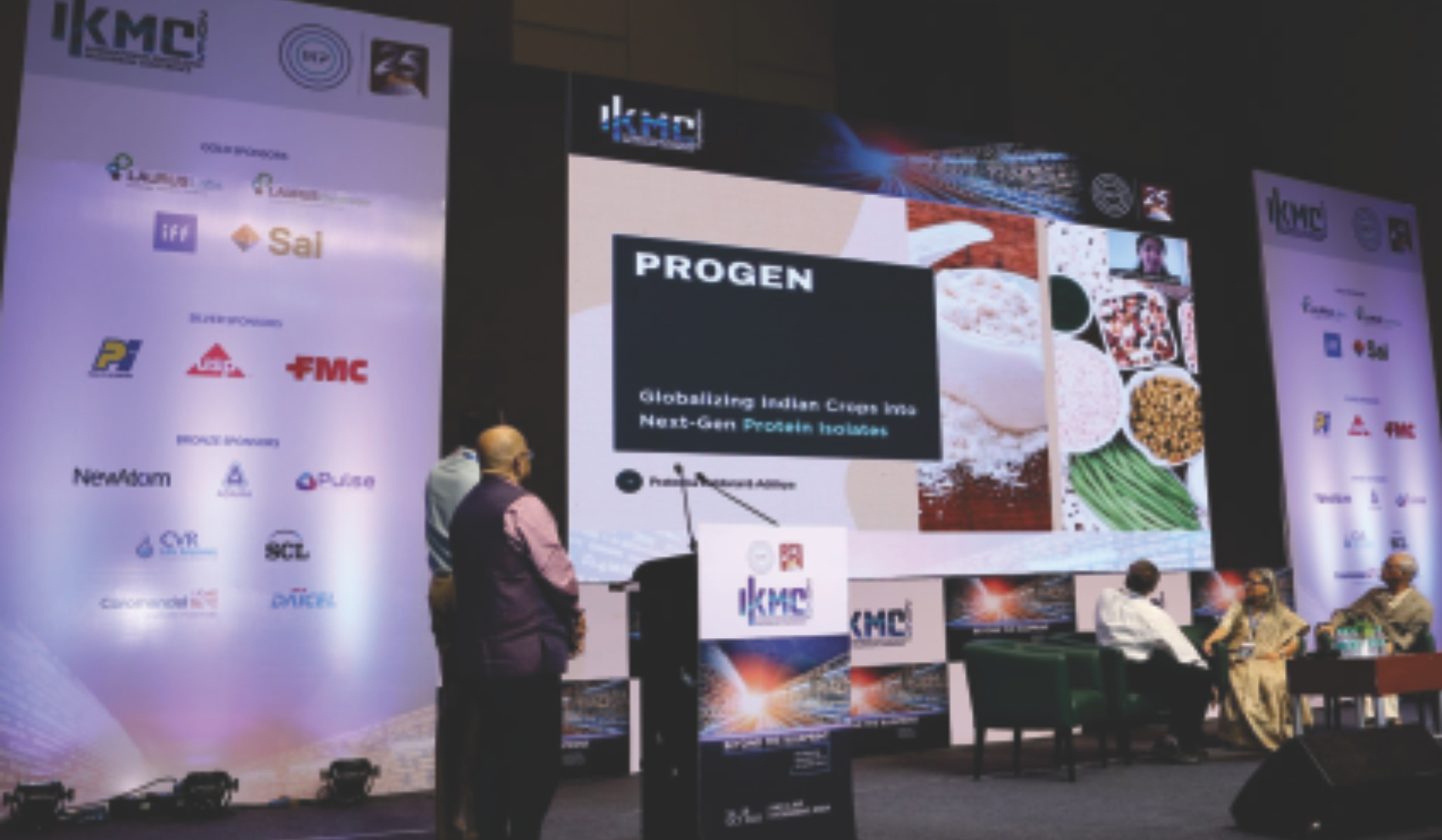 IKMC conference photograph showing discourse